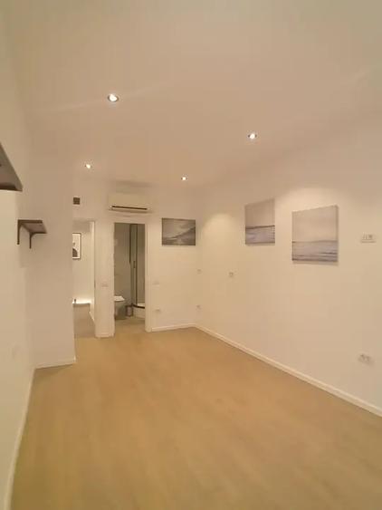Apartament cu 4 camere în Victoriei