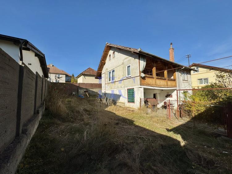 Casă individuală cu 6 camere cu Canalizare în Cisnădie