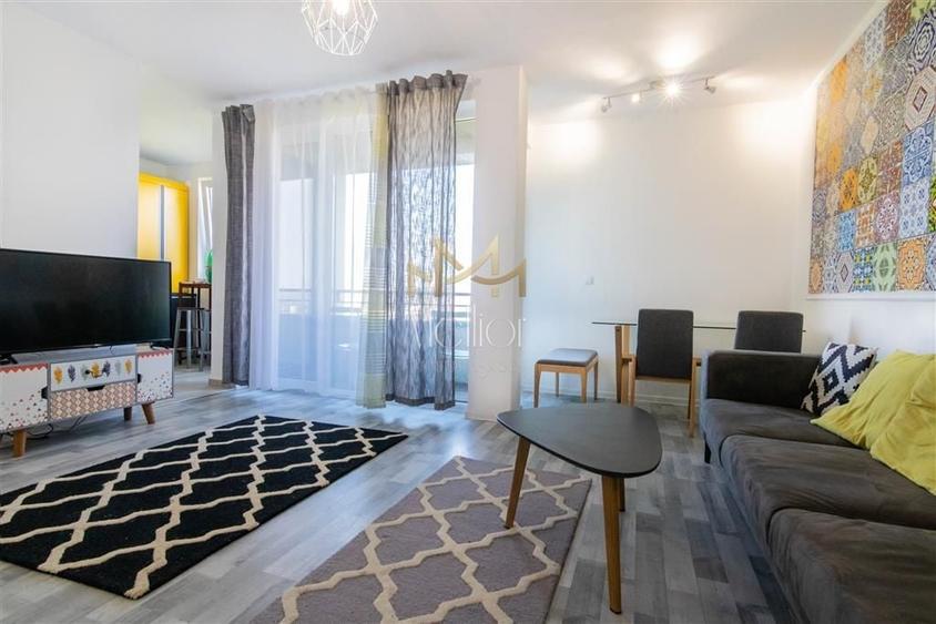 Apartament cu 3 camere semidecomandat în Andrei Mureșanu