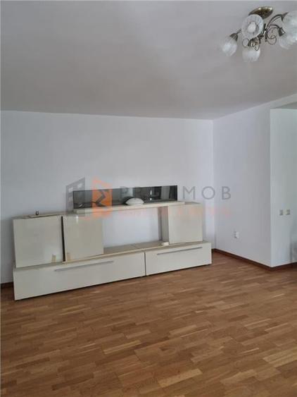 Casă individuală cu 5 camere cu Teren 1700 Mp în Zorești