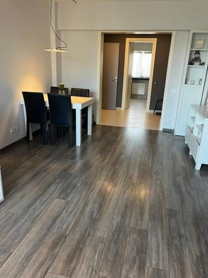 Apartament cu 4 camere decomandat, mobilat în Titan