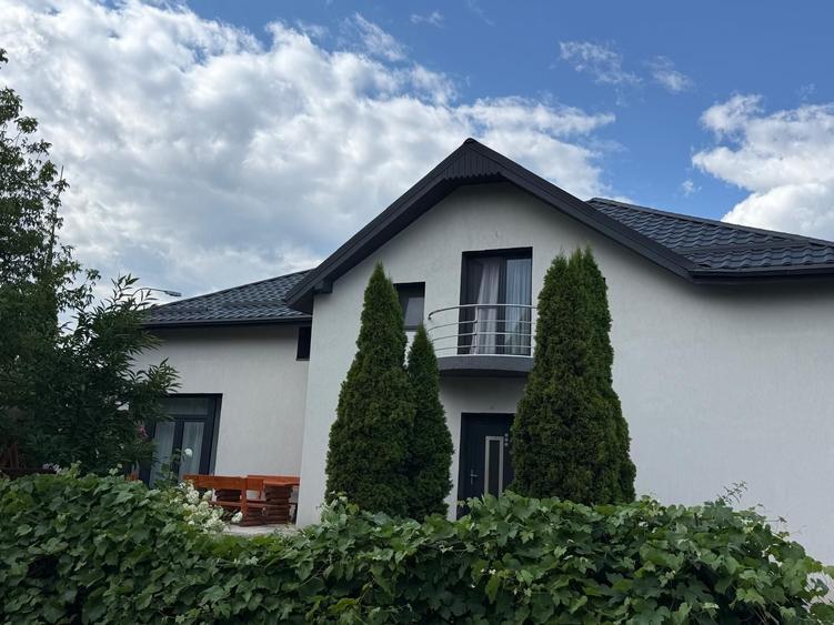 Casă cu 4 camere în Central