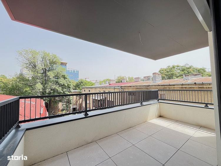 Apartament cu 4 camere semidecomandat în Floreasca