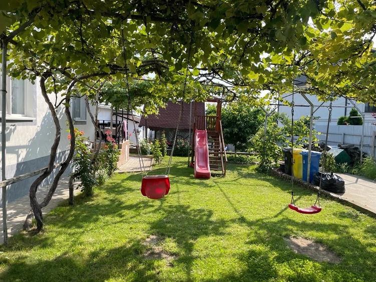 Casă cu Teren 780 Mp în Ipotești