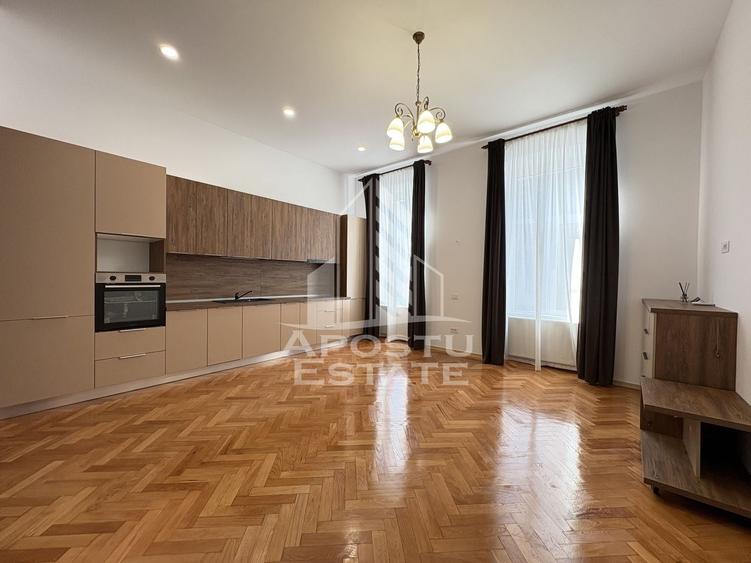 Apartament cu 3 camere circular, mobilat în P-ța Maria