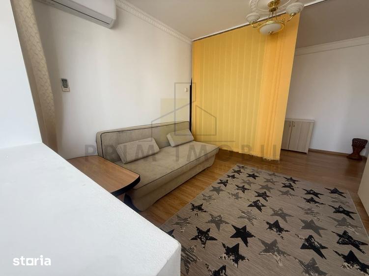 Apartament cu 3 camere în Podu Roș