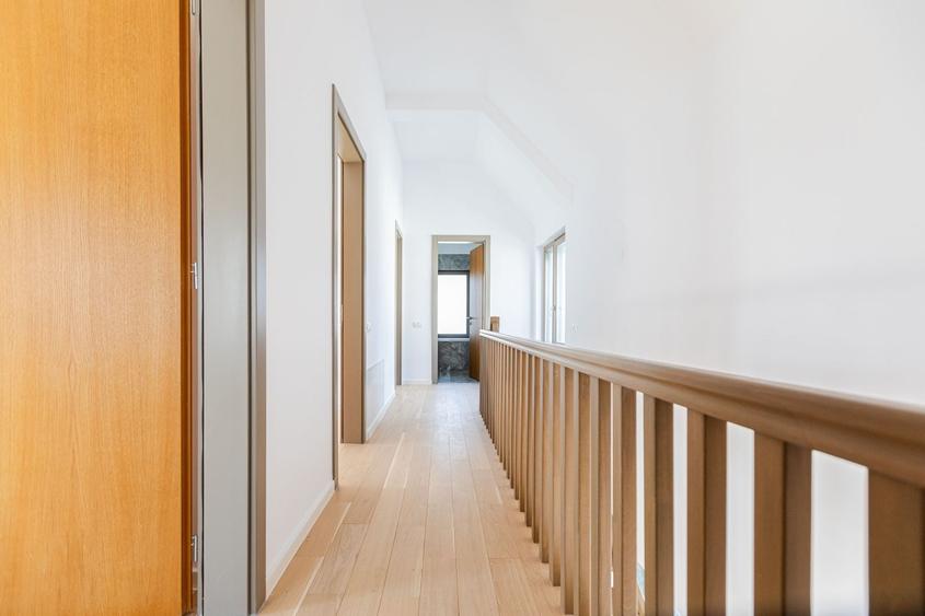 Duplex cu 5 camere cu Canalizare în Dumbrăvița
