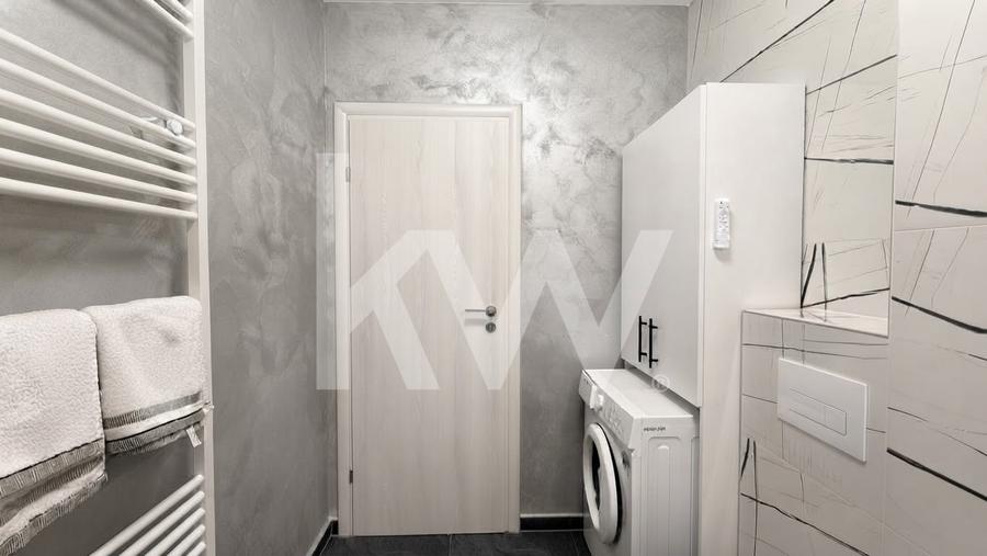 Apartament cu 2 camere decomandat în Tractorul