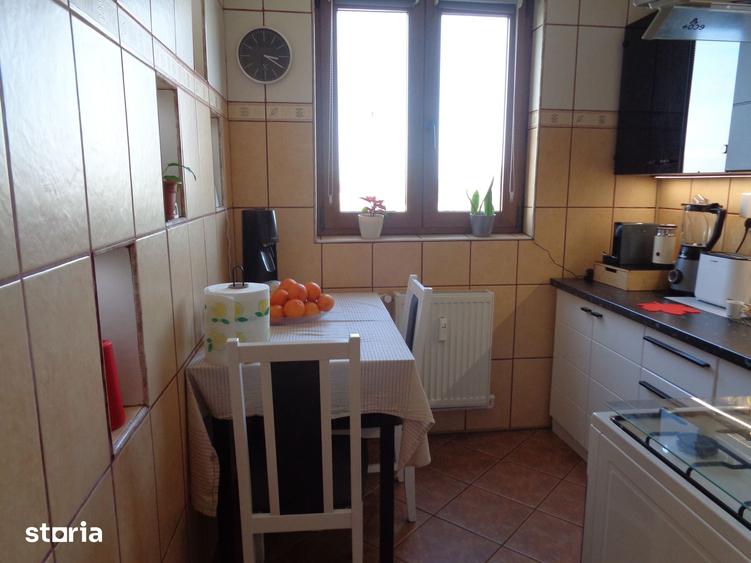 Apartament cu 2 camere decomandat în Romanilor