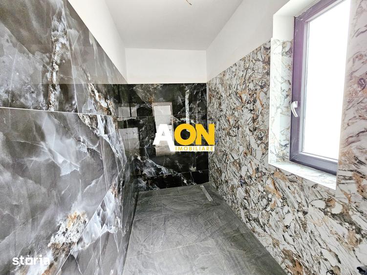 Casă cu 5 camere cu Teren 180 Mp în Micești