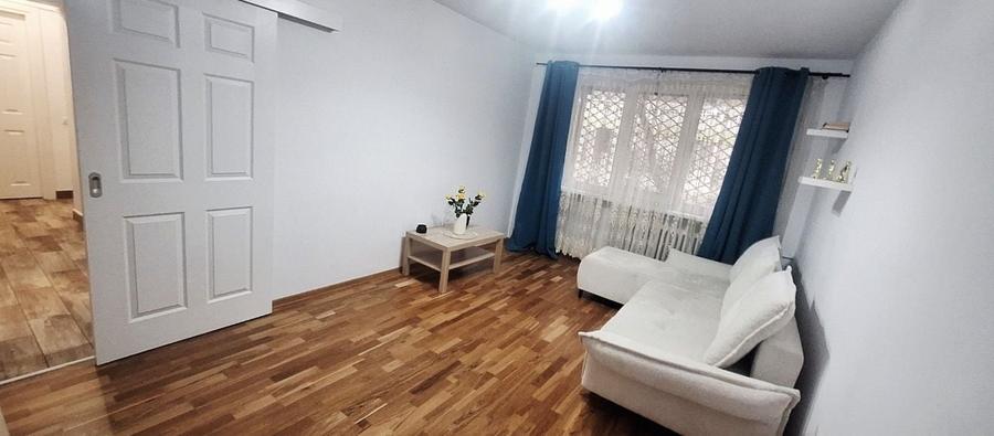 Apartament cu 2 camere decomandat, mobilat în Tei