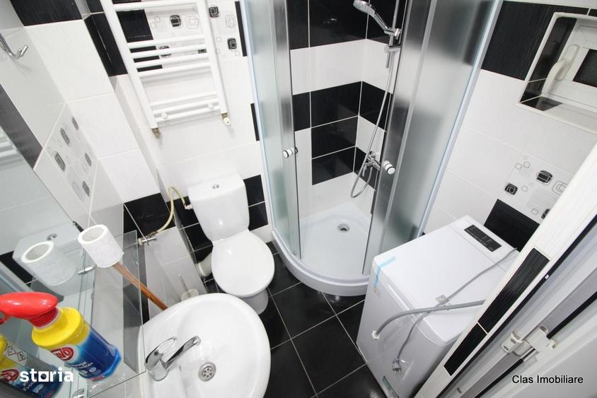 Apartament cu 3 camere semidecomandat în Central