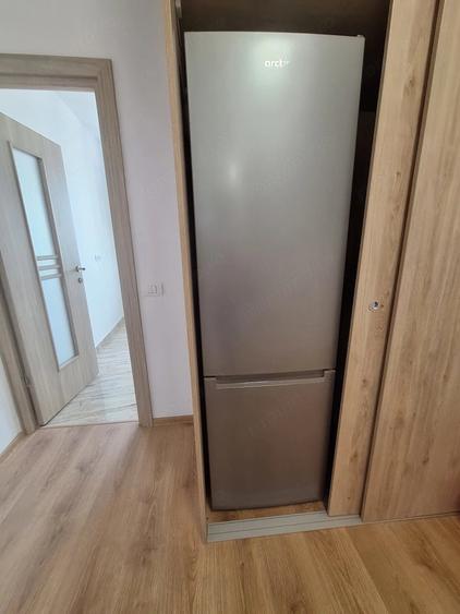 Apartament cu 3 camere decomandat în Medicină
