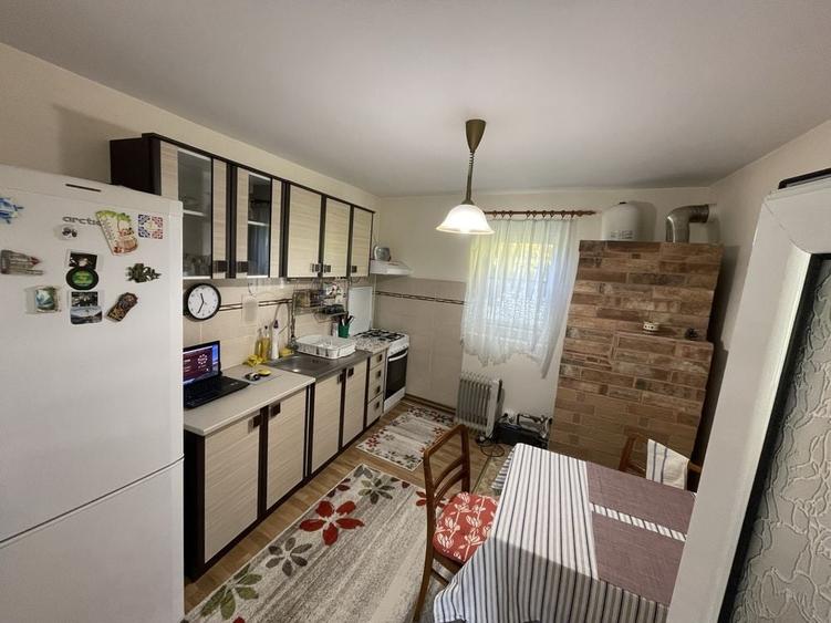 Casă cu 3 camere cu Teren 1500 Mp în Central