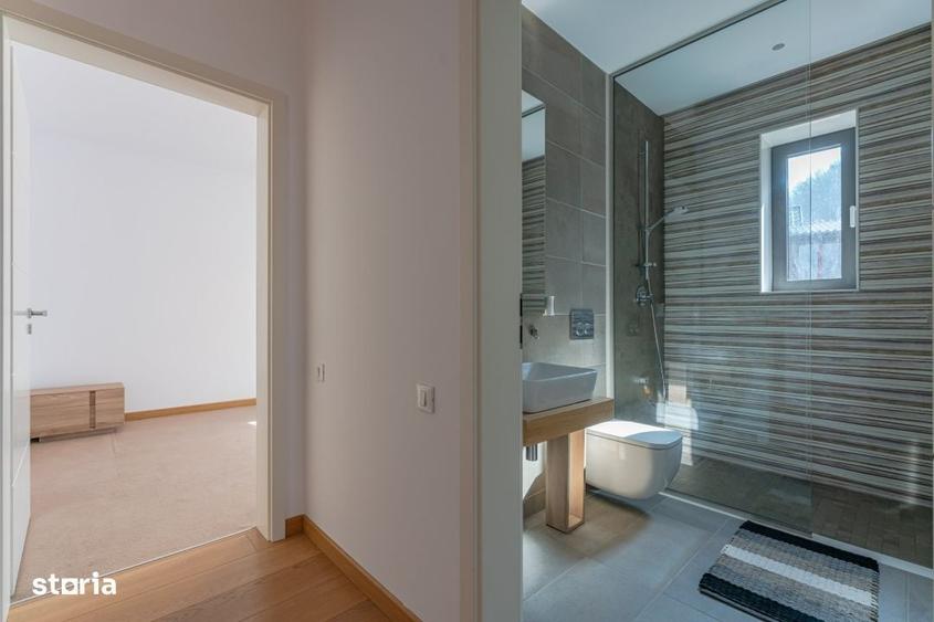 Apartament cu 4 camere în Cetatea