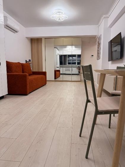 Apartament cu 2 camere decomandat, mobilat în Central