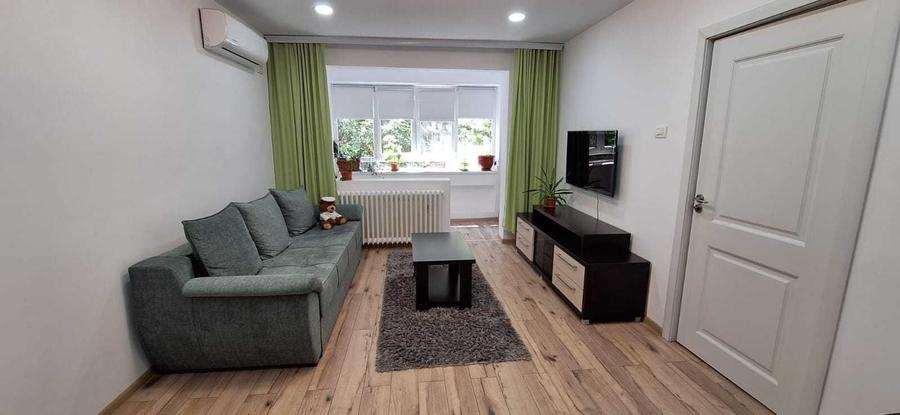Apartament cu 2 camere decomandat în Titan