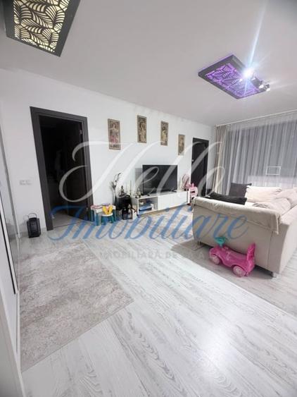 Apartament cu 2 camere semidecomandat în Florești