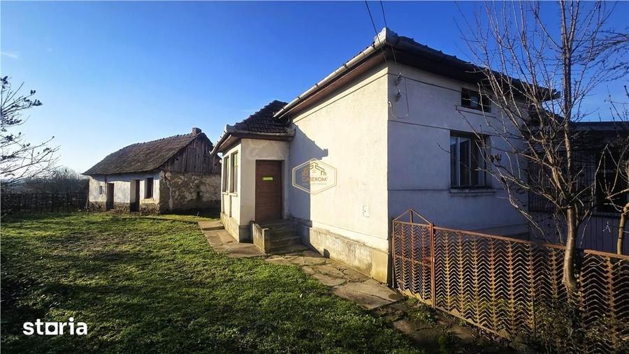 Casă cu 3 camere cu Teren 8914 Mp în Central