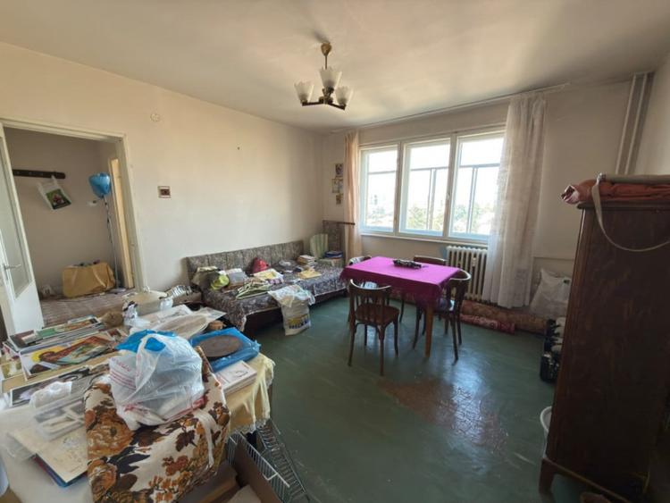 Apartament cu 3 camere semidecomandat în Andrei Mureșanu