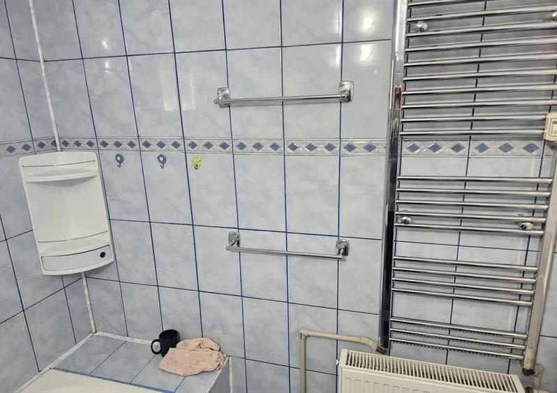 Apartament cu 3 camere semidecomandat, mobilat în Drumul Taberei