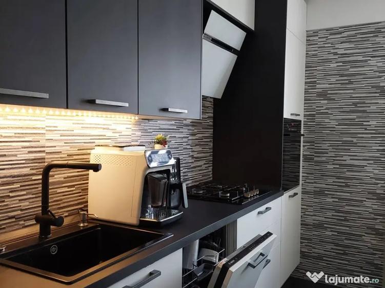 Apartament cu 3 camere decomandat în Theodor Pallady
