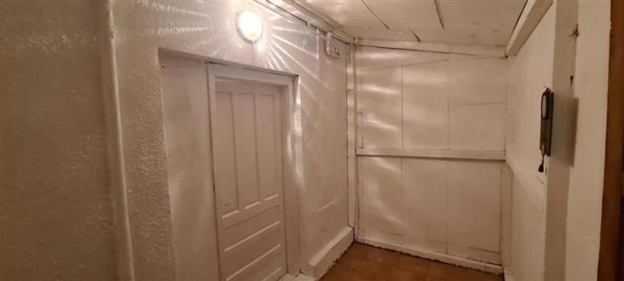 Casă individuală cu 1 camere cu Canalizare în Romană