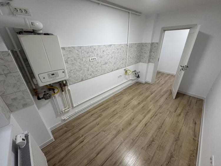 Apartament 2 camere Renovat zona Trocadero cu Centrala - 4