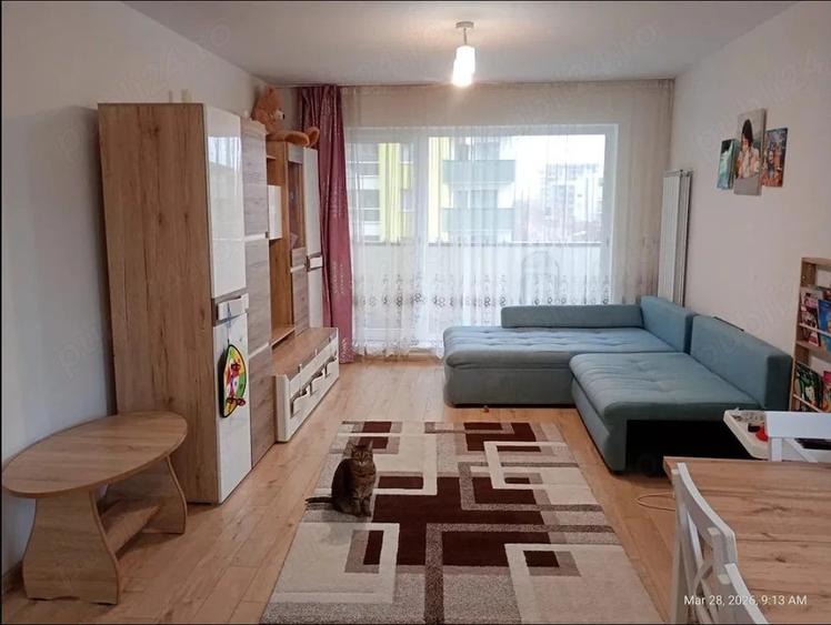 Apartament cu 2 camere semidecomandat în Tractorul