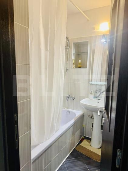 Apartament cu 3 camere decomandat, mobilat în Republicii