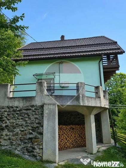 Casă cu 4 camere cu Teren 930 Mp în Vale
