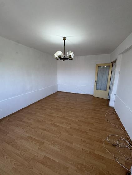 Apartament cu 2 camere decomandat în Malu Roșu