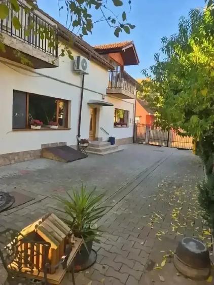 Casă cu 3 camere cu Teren 260 Mp în Central