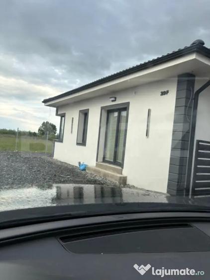 Casă cu 3 camere cu Teren 650 Mp în Central