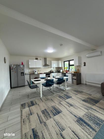 Casă cu 3 camere cu Teren 500 Mp în Central
