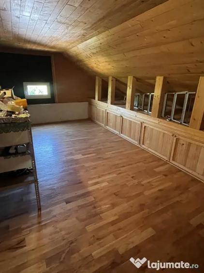 Casă cu 10 camere cu Teren 625 Mp în Păușești
