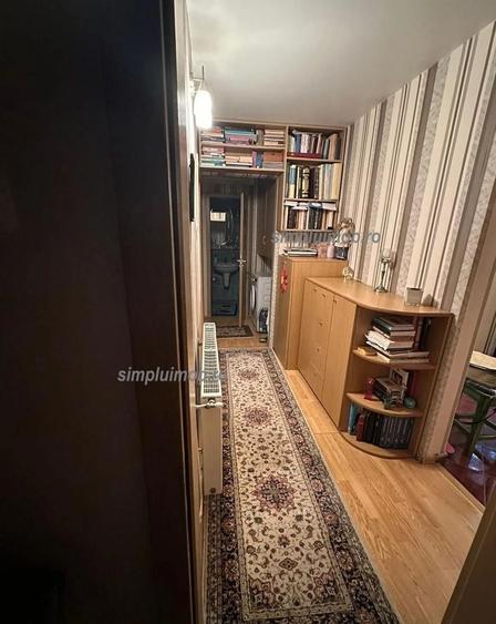 Apartament cu 4 camere decomandat, mobilat în Titan