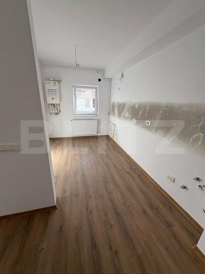 Apartament cu 3 camere decomandat în Centura — fotografia 3
