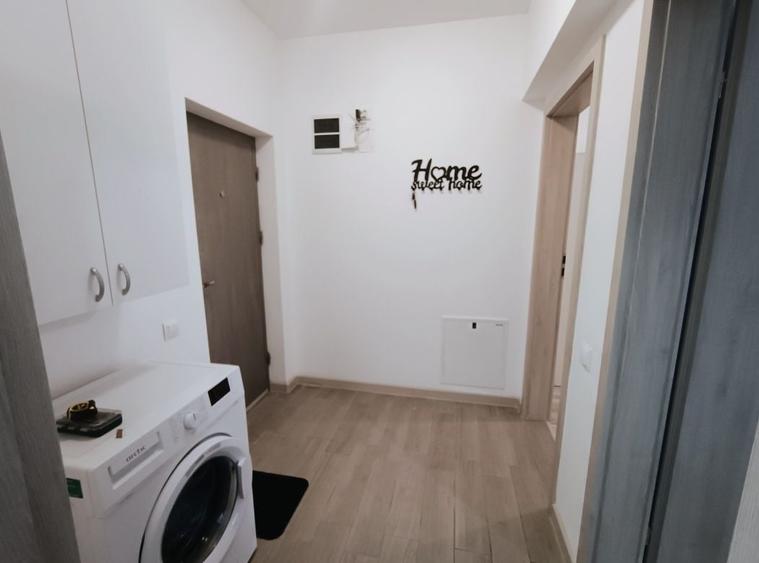 Apartament cu 2 camere semidecomandat în Roșu
