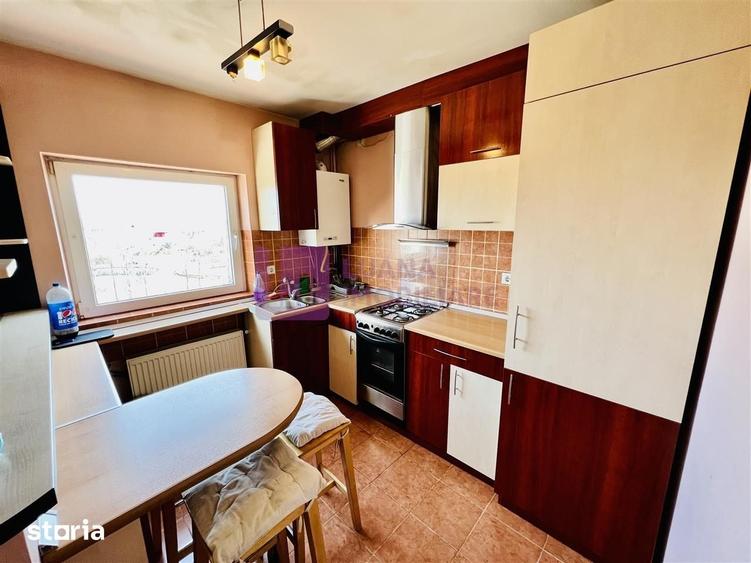 Apartament cu 3 camere în Vasile Aaron