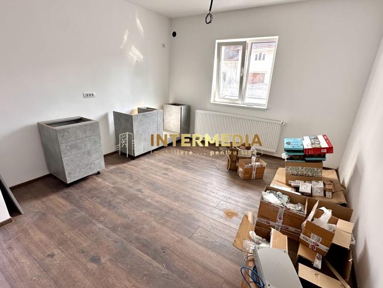 Casă individuală cu 11 camere cu Canalizare în Tolstoi