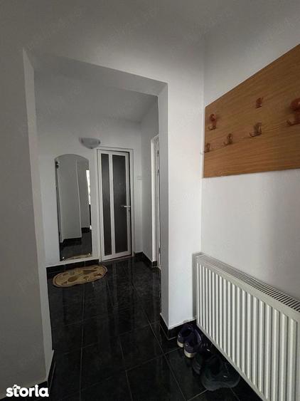 Apartament cu 3 camere semidecomandat în Alexandru cel Bun