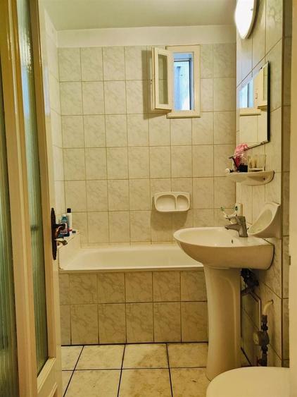 Apartament cu 3 camere decomandat în Rogerius