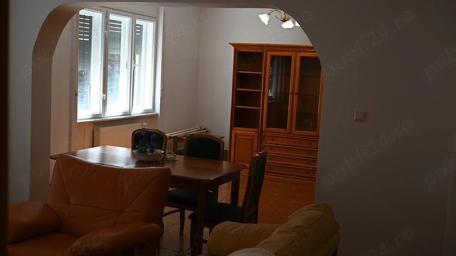 Casă cu 5 camere cu Teren 500 Mp în Central