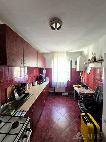 Apartament cu 2 camere semidecomandat, mobilat în Mărăști