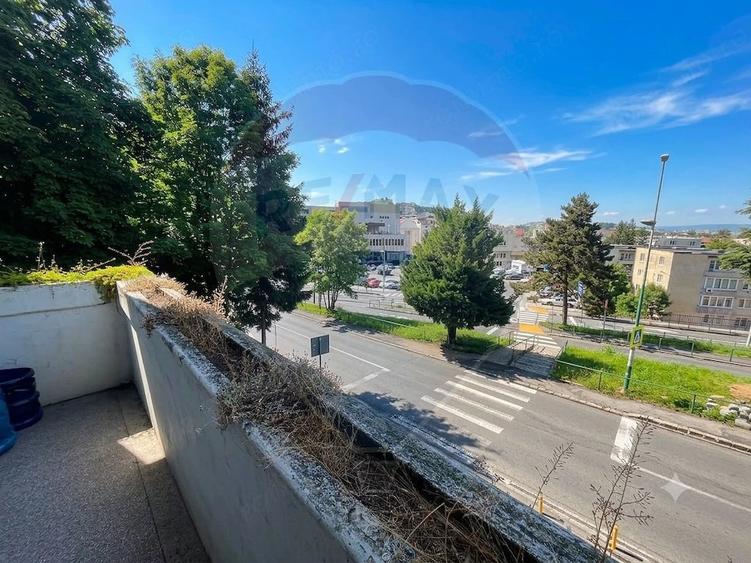 Apartament cu 2 camere decomandat în Centrul Istoric