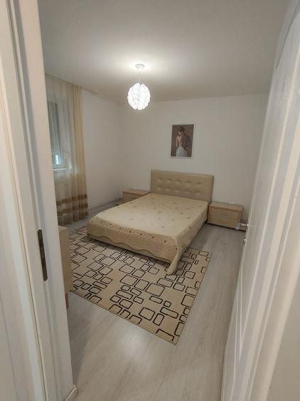 Apartament cu 2 camere decomandat în Aleea Trandafirilor