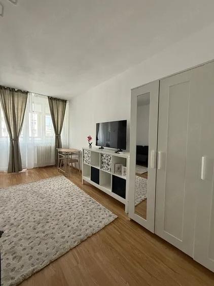 Garsonieră semidecomandată în Basarabia