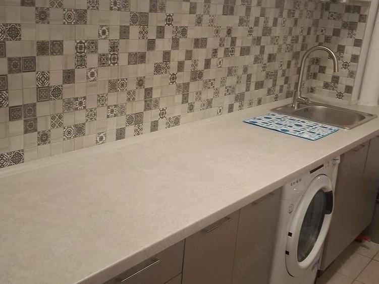 Garsonieră decomandată în Titan