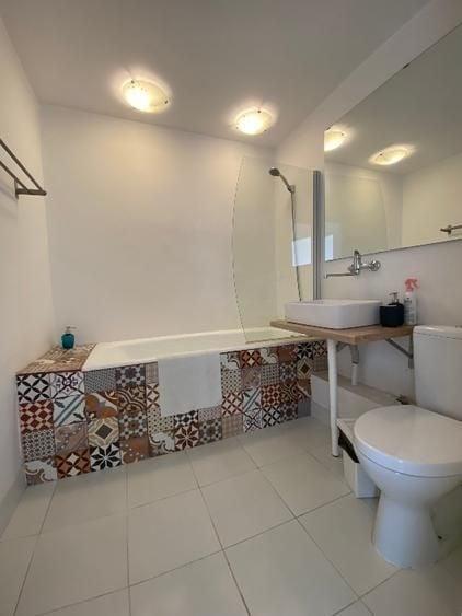 Apartament cu 3 camere decomandat, mobilat în Calea Călărașilor